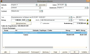 Screenshot der Buchungsauskunft der Fraberger Hausverwaltungssoftware mit 94 Einträgen für das Miethaus Hauptstr. 4, die Mietzahlungen einzelner Wohnungen mit Datum, Empfänger, Netto- und MwSt.-Betrag sowie eine Gesamtauswertung mit Sollstellungen, Zahlungen und Einnahmen-Ausgaben-Saldo zeigt.